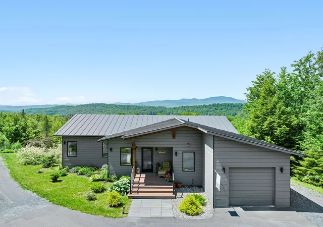 2nd image of 532 Mountain Estates Dr, Hyde Park, VT 05655 | MLS# 5095476