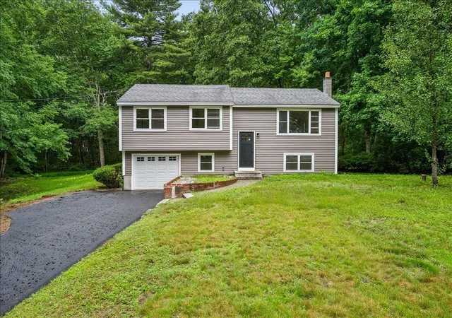 Homes for sale in Londonderry, NH | 6 Horseshoe Ln, Londonderry, NH 03053 | MLS# 5095520