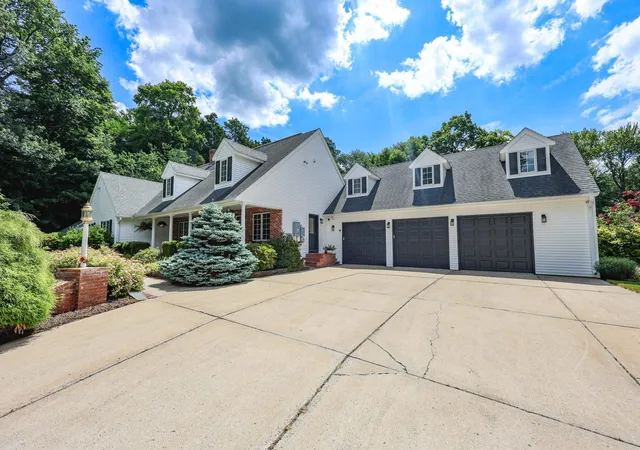 2nd image of 4 Cheney Ln, Plaistow, NH 03865 | MLS# 5095528