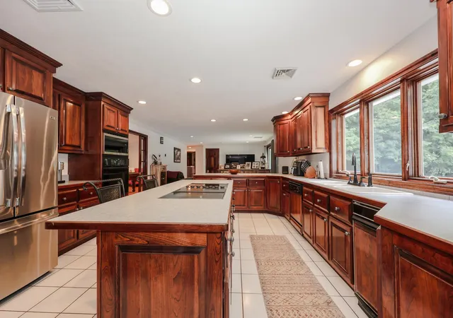 5th image of 4 Cheney Ln, Plaistow, NH 03865 | MLS# 5095528