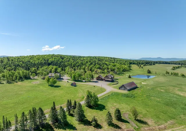 2nd image of 39 Ricker Rd, Pittsburg, NH 03592 | MLS# 5095530