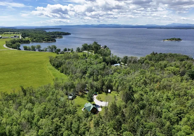 2nd image of 422 West Shore Rd, South Hero, VT 05486 | MLS# 5095535
