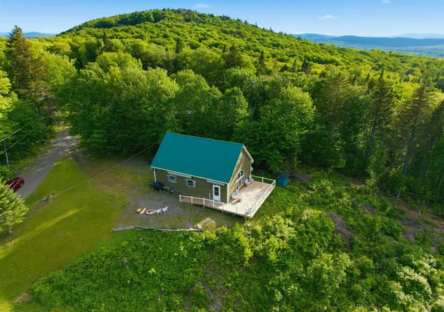 5th image of 134 Lakeview Estates Rd, Pittsburg, NH 03592 | MLS# 5095542