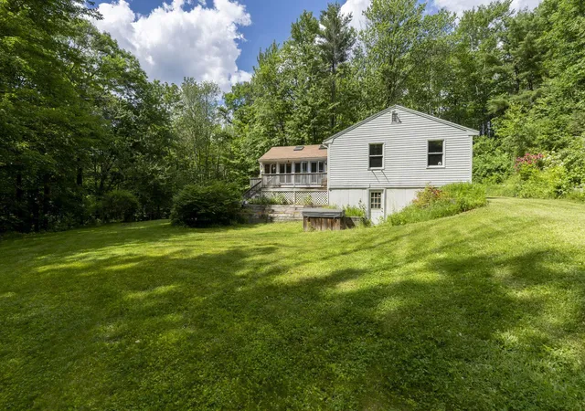 3rd image of 127 Mountain Rd, Deerfield, NH 03037 | MLS# 5095545