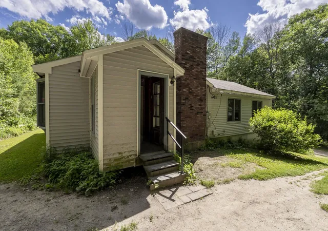 4th image of 127 Mountain Rd, Deerfield, NH 03037 | MLS# 5095545