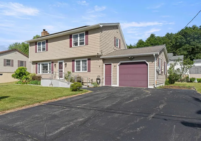 Homes for sale in Nashua, NH | 7 Hopi Dr, Nashua, NH 03063 | MLS# 5095547