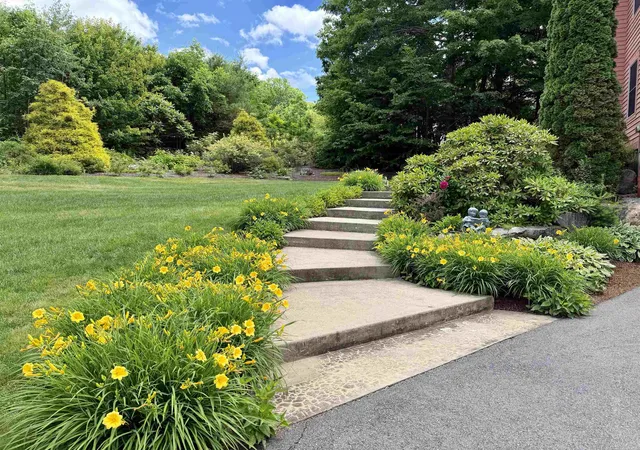 Photo 2 of Sale Pending at 40 Lakewood Dr, Alton Bay, NH 03810 | MLS# 5095565 | Listing updated on 2026-09-11
