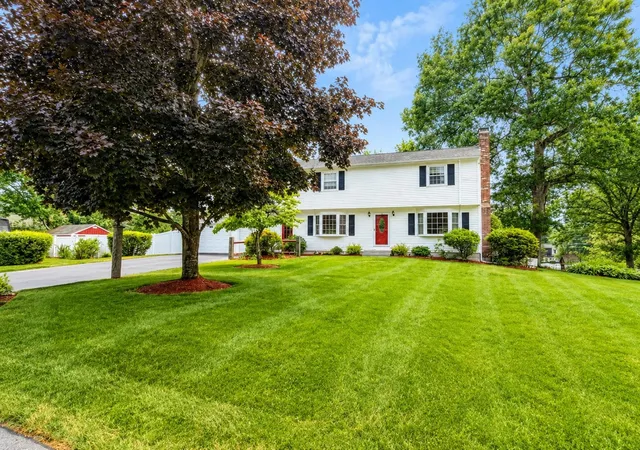 2nd image of 1 Valleyview Dr, Merrimack, NH 03054 | MLS# 5095593