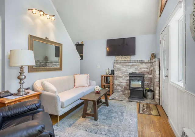 Photo 4 of Single family home for sale at 170 Mountain View Dr, Conway, NH 03818 | MLS# 5095602 | Listing updated on 2026-06-23