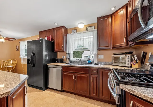 4th image of 13 Asbury St, Salem, NH 03079 | MLS# 5095618
