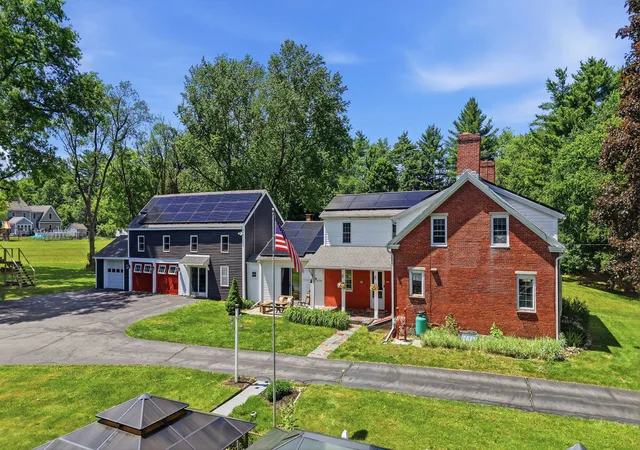 Homes for sale in Rollinsford, NH | 131 Clement Rd, Rollinsford, NH 03869 | MLS# 5095628