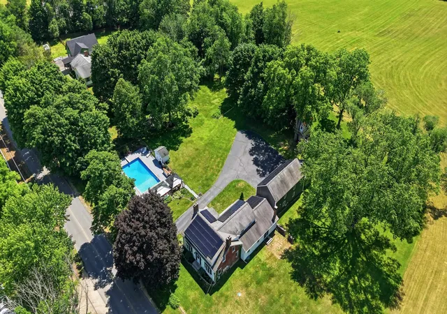 Homes for sale in Rollinsford, NH | 131 Clement Rd, Rollinsford, NH 03869 | MLS# 5095628
