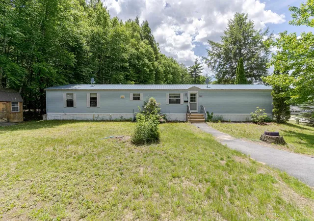 Homes for sale in Rochester, NH | 72 Royalcrest Park, Rochester, NH 03867 | MLS# 5095639