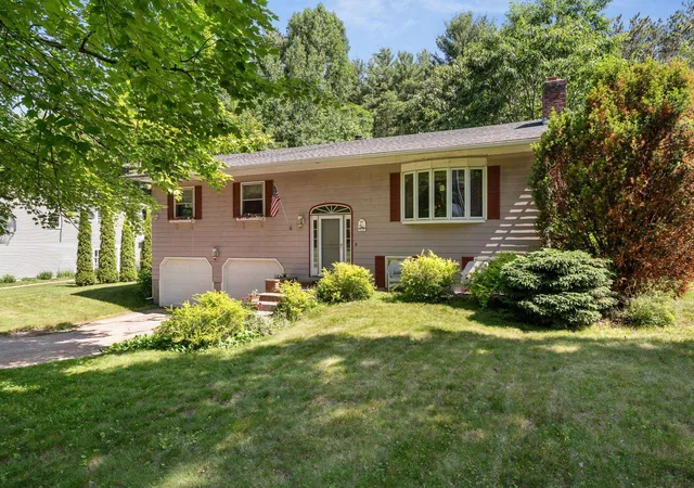 1st image of 10 Logwood Cir, Essex Junction, VT 05452 | MLS# 5095649