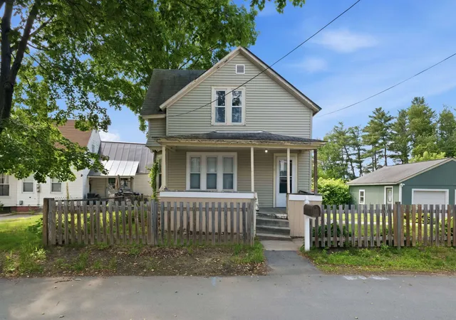 Homes for sale in Claremont, NH | 4 Skinner St, Claremont, NH 03743 | MLS# 5095663
