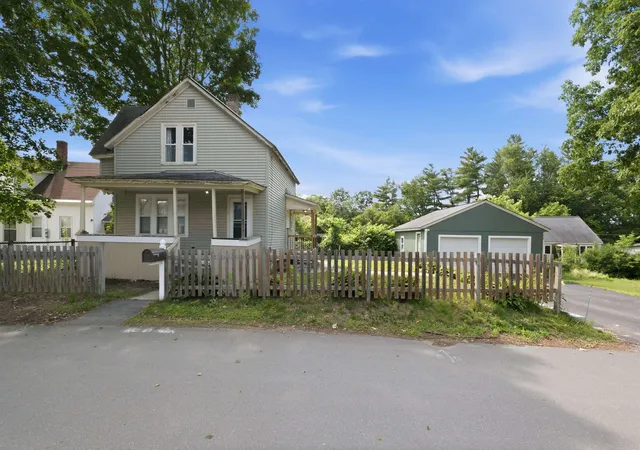 Homes for sale in Claremont, NH | 4 Skinner St, Claremont, NH 03743 | MLS# 5095663