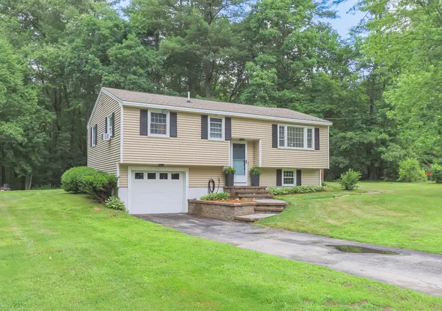 Photo 1 of Single family home for sale at 344 Wilsons Crossing Rd, Auburn, NH 03032 | MLS# 5095673 | Listing updated on 2026-07-21