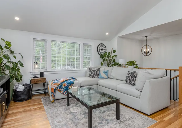 Photo 4 of Single family home for sale at 344 Wilsons Crossing Rd, Auburn, NH 03032 | MLS# 5095673 | Listing updated on 2026-07-21