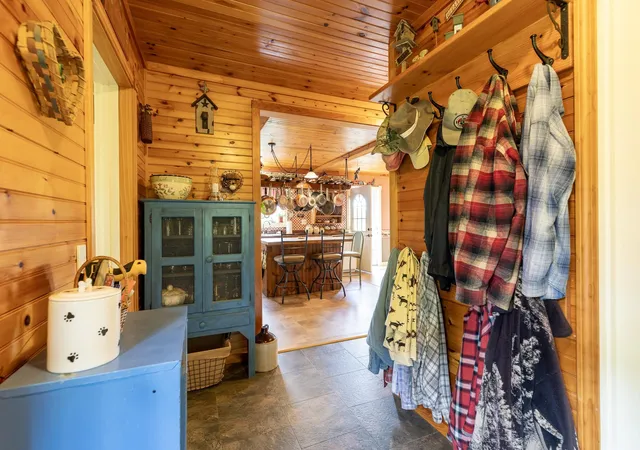 3rd image of 709 Little Sherburne Rd, Killington, VT 05751 | MLS# 5095676