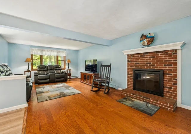 3rd image of 29 Wild Pasture Rd, Kensington, NH 03833 | MLS# 5095690