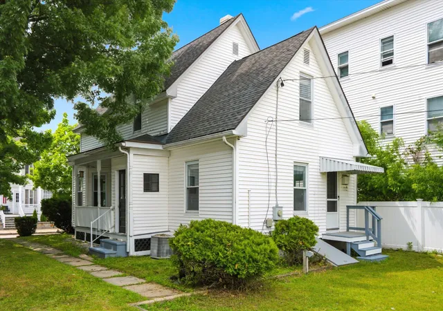 Photo 1 of Single family home for sale at 617 Hevey St, Manchester, NH 03102 | MLS# 5095691 | Listing updated on 2026-07-02