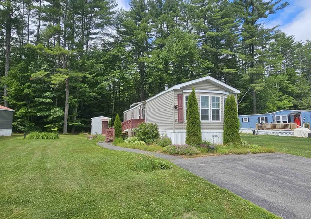 Homes for sale in Concord, NH | 9 Chancellor Dr, Concord, NH 03303 | MLS# 5095699