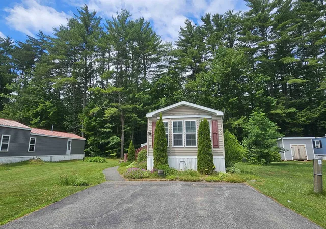 Homes for sale in Concord, NH | 9 Chancellor Dr, Concord, NH 03303 | MLS# 5095699