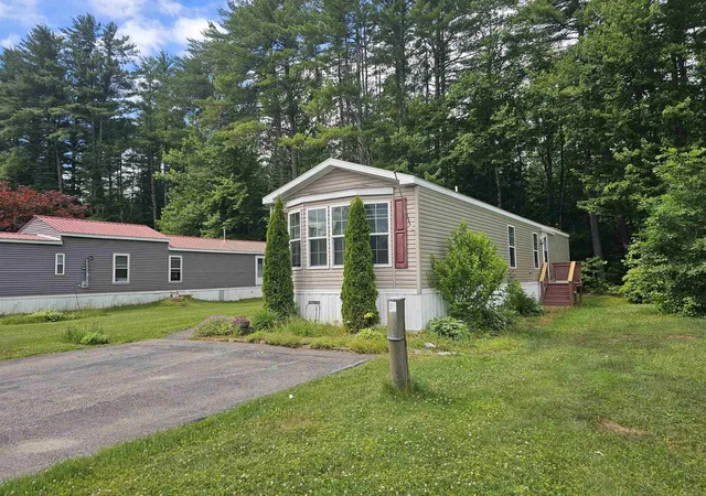 Homes for sale in Concord, NH | 9 Chancellor Dr, Concord, NH 03303 | MLS# 5095699