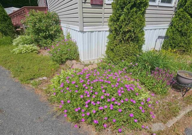 Homes for sale in Concord, NH | 9 Chancellor Dr, Concord, NH 03303 | MLS# 5095699