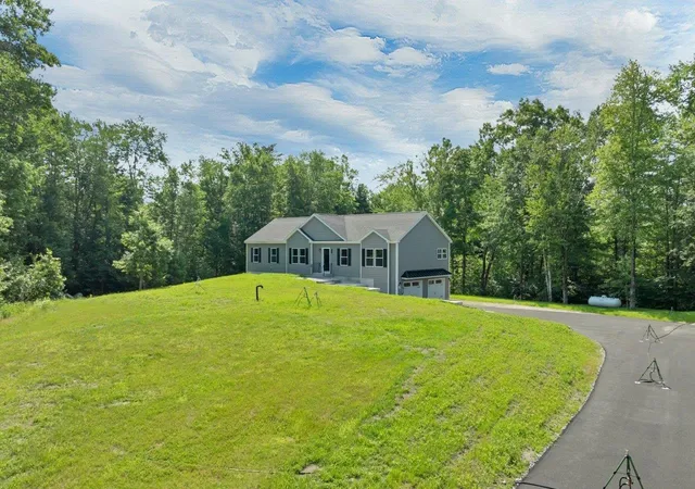 Homes for sale in Candia, NH | 556 Old Candia Rd, Candia, NH 03034 | MLS# 5095704