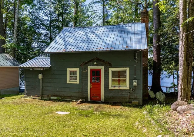Homes for sale in Sunapee, NH | 49/51 Northshore Dr, Sunapee, NH 03782 | MLS# 5095714