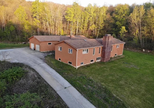 1st image of 498 Town Line Rd, Bennington, VT 05201 | MLS# 5095717