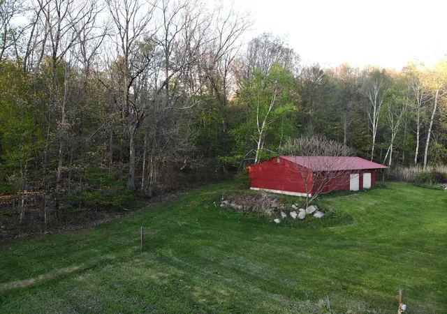 2nd image of 498 Town Line Rd, Bennington, VT 05201 | MLS# 5095717