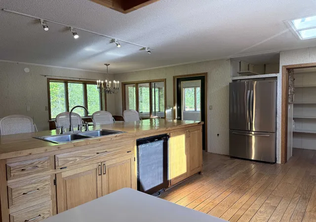 4th image of 498 Town Line Rd, Bennington, VT 05201 | MLS# 5095717