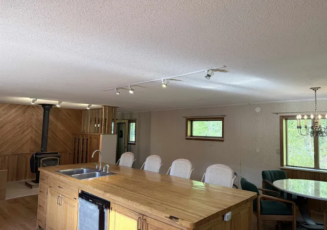 5th image of 498 Town Line Rd, Bennington, VT 05201 | MLS# 5095717