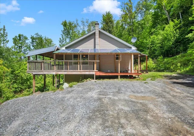 2nd image of 1900 East Bakersfield Rd, Bakersfield, VT 05441 | MLS# 5095747
