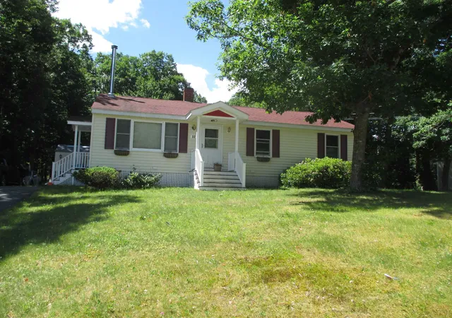 Photo 2 of Single family home for sale at 32 Pinewood Dr, Somersworth, NH 03878 | MLS# 5095762 | Listing updated on 2026-06-26