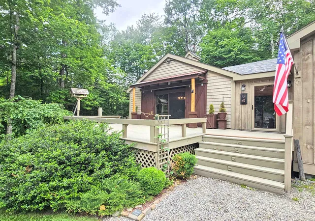 Photo 4 of Single family home for sale at 60 East Brook Xing, Wilmington, VT 05363 | MLS# 5095784 | Listing updated on 2026-08-04