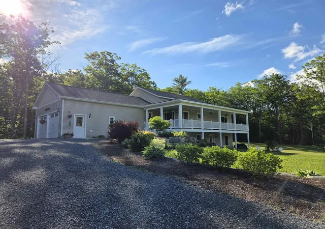 Homes for sale in Sunapee, NH | 446 Edgemont Rd, Sunapee, NH 03782 | MLS# 5095796
