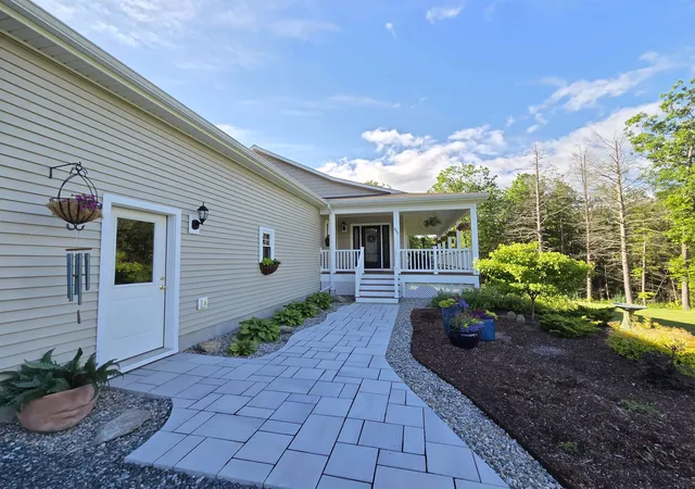 5th image of 446 Edgemont Rd, Sunapee, NH 03782 | MLS# 5095796