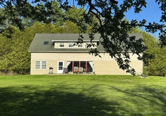 Single family home for sale at 184 Sunset Dr, Waterbury Center, VT 05677 | MLS# 5095802