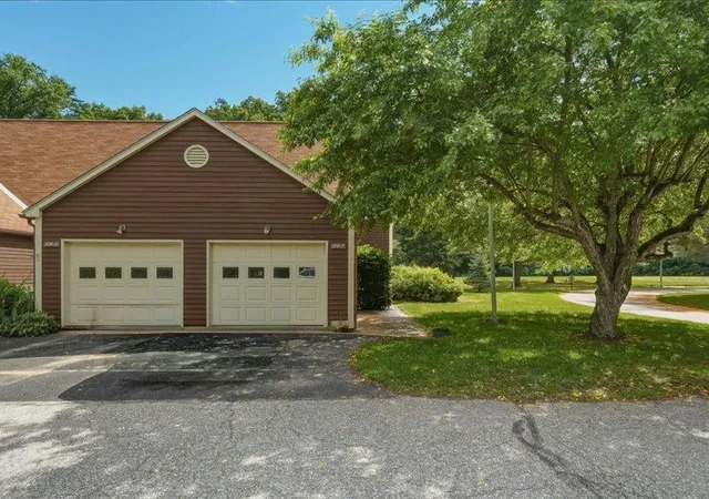 3rd image of 104 Woodbine Rd #1, Colchester, VT 05446 | MLS# 5095808