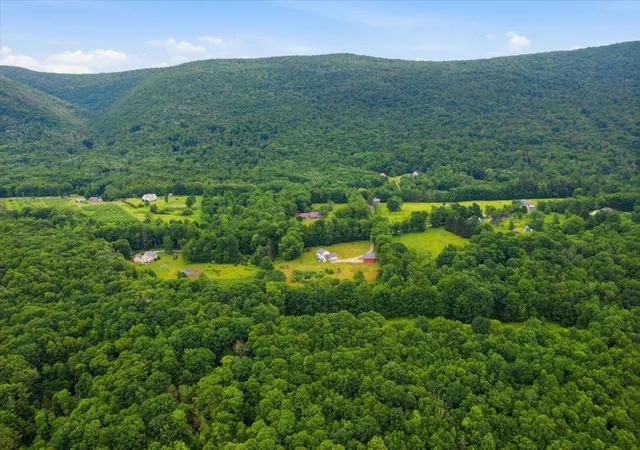 Photo 4 of Single family home for sale at 227 Birchstone Ln, East Dorset, VT 05253 | MLS# 5095814 | Listing updated on 2026-07-09