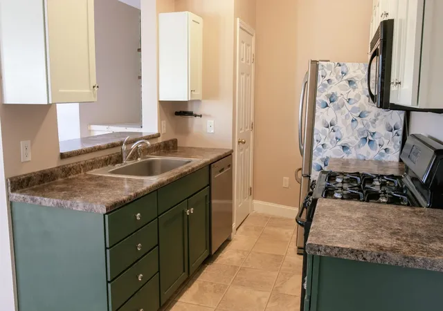 Photo 3 of Sale Pending at 282 Central Ave #5, Dover, NH 03820 | MLS# 5095817 | Listing updated on 2026-09-14
