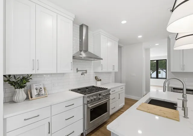 2nd image of 17 Newbury Rd, Pelham, NH 03076 | MLS# 5095849