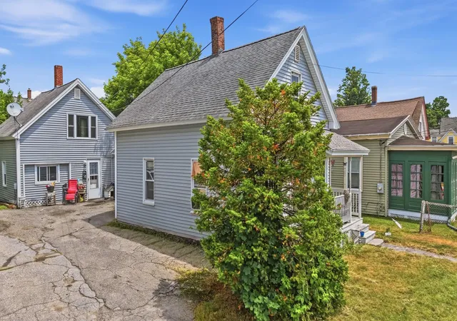 Homes for sale in Derry, NH | 10 Birch St, Derry, NH 03038 | MLS# 5095871