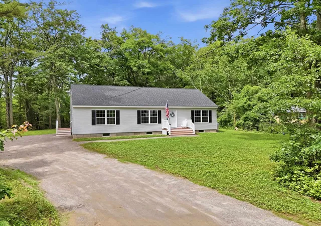 Homes for sale in Tilton, NH | 32 Andrews Rd, Tilton, NH 03276 | MLS# 5095905