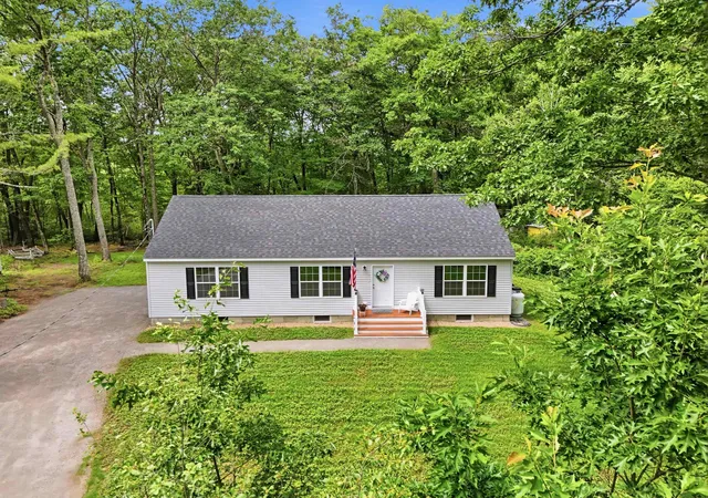 Homes for sale in Tilton, NH | 32 Andrews Rd, Tilton, NH 03276 | MLS# 5095905