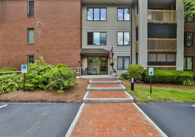 Homes for sale in Nashua, NH | 500 Candlewood Park #U-38, Nashua, NH 03062 | MLS# 5095911