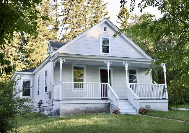 1st image of 15 Warren Ave, Goffstown, NH 03045 | MLS# 5095950